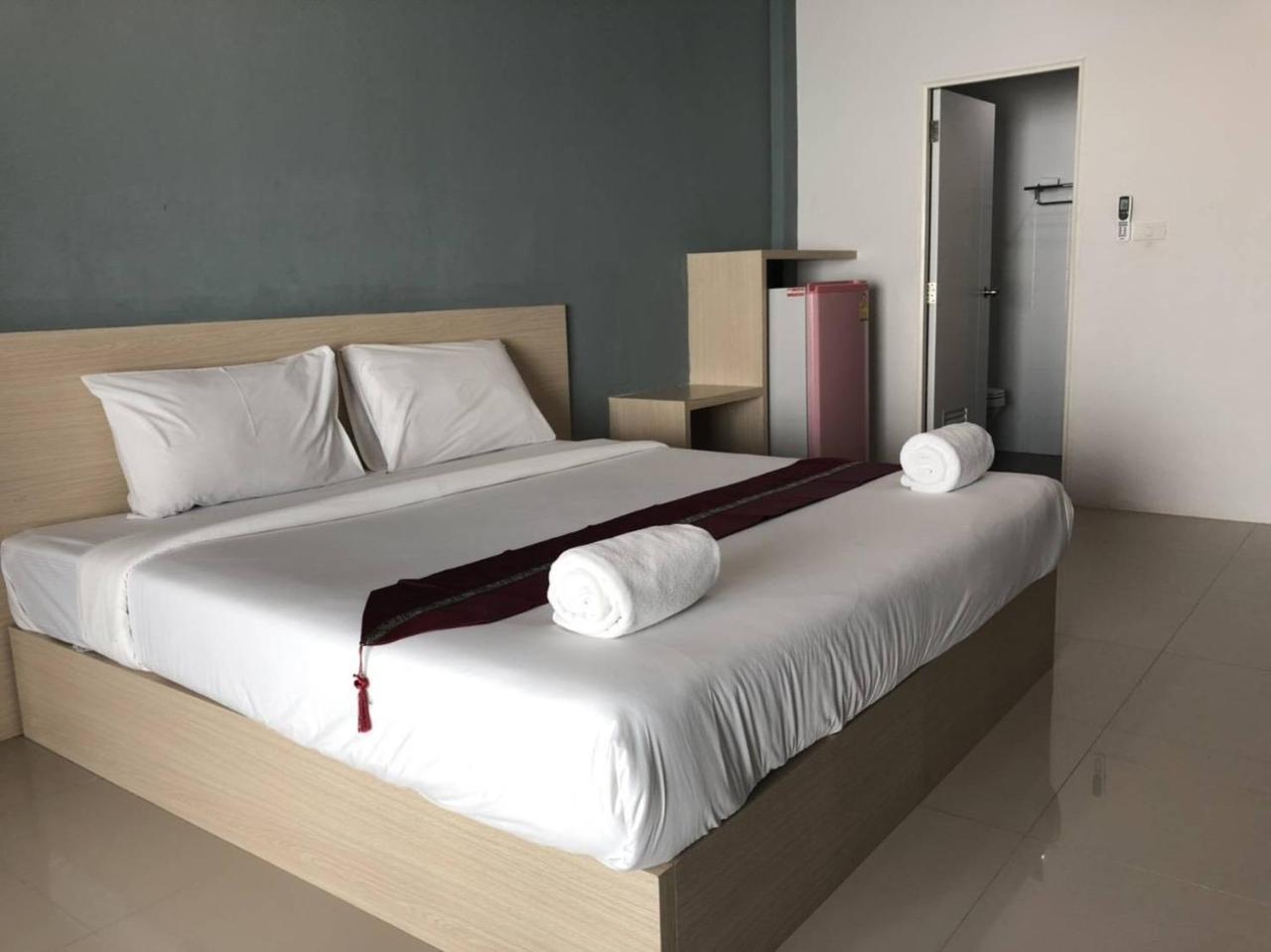 Hotel Khao Oat Airport Nai Yang Zewnętrze zdjęcie